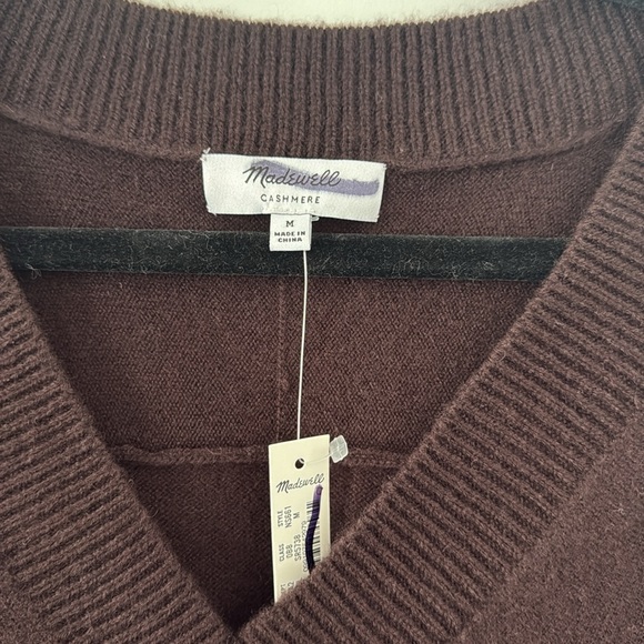 Madewell Cashmere V-Neck Sweater - Picture 4 of 6